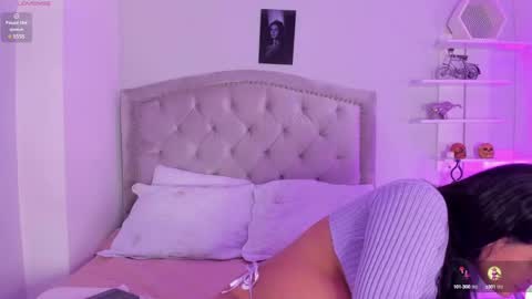 kellyMillian  online show from 01-08-25, 02:46