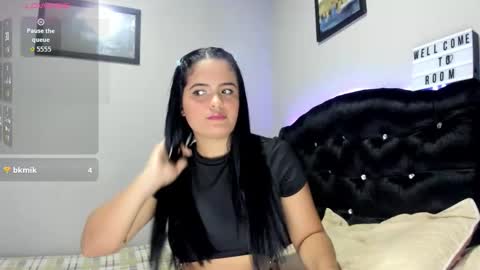 kellyMillian  online show from 09-18-25, 06:54