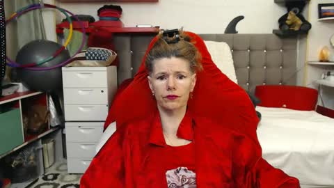 kelly online show from 02-12-25, 06:51