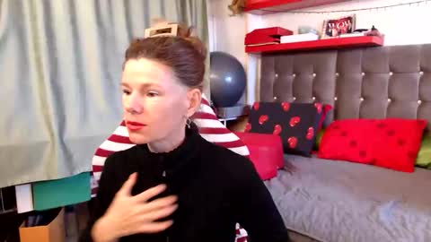 kelly online show from 05-03-26, 01:39