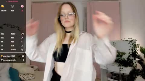 Kelly online show from 10-07-25, 05:21