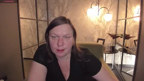 Kelly online show from 10-06-25, 10:23