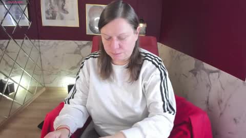 Kelly online show from 05-01-26, 05:34