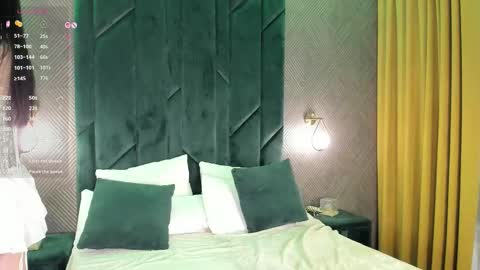 kellyy_bern online show from 10-18-25, 01:19