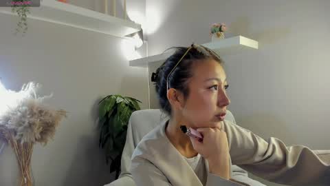 kellyy_bern online show from 05-04-26, 01:01