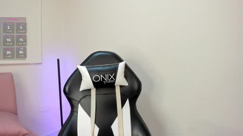 Snapshot of kelsey_foxyy chatting on 01-07-25, 01:49 Kelsey online show from 01-07-25, 01:49