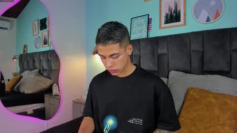   online show from 02-19-25, 02:33