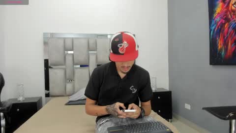 Snapshot of ken_valkov chatting on 04-25-26, 08:06 Ken Valkov online show from 04-25-26, 08:06