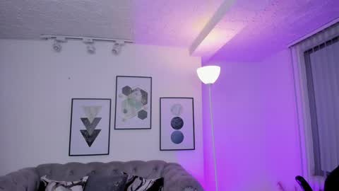 Snapshot of kendaall_jenner chatting on 01-29-25, 08:18 Kendall Jenner online show from 01-29-25, 08:18