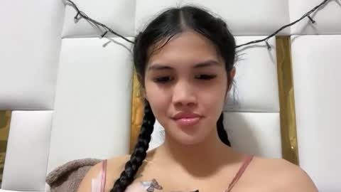 kendal_06 online show from 11-17-25, 07:47