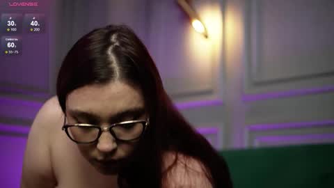  Kendal  online show from 10-12-25, 07:35