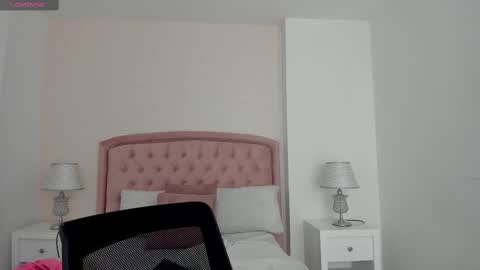 Kendall online show from 10-27-25, 05:44