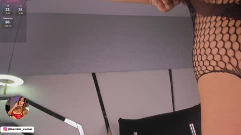 kendall_evanss_ online show from 05-04-26, 08:16