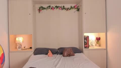 Snapshot of kendallrosse1 chatting on 10-11-25, 12:15 Kendal online show from 10-11-25, 12:15