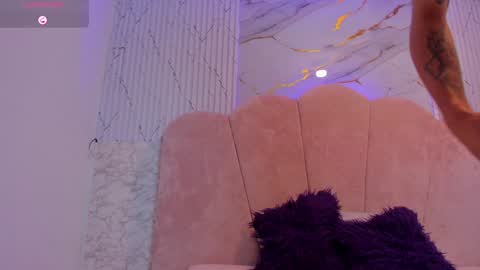 Snapshot of kendalltaylorr chatting on 01-26-25, 02:45 Kendall and Taylor online show from 01-26-25, 02:45