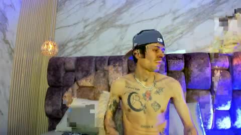 Kendall and Taylor online show from 04-10-26, 03:12