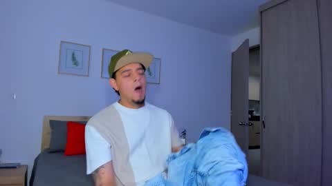 kendel_dimitri online show from 11-30-25, 05:33