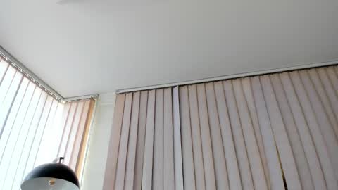 Kendra crow online show from 12-21-25, 12:56