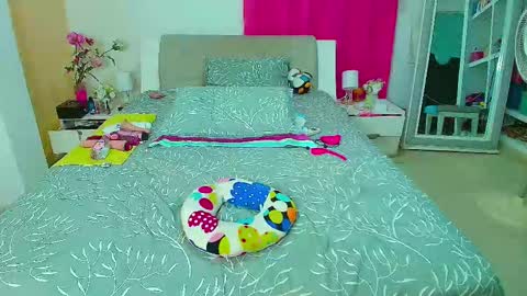 Snapshot of kendra_love31 chatting on 02-13-26, 05:58 kendra_love31 online show from 02-13-26, 05:58