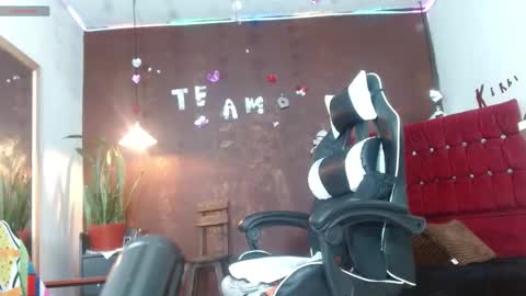 Snapshot of kendra_lust_69 chatting on 09-23-25, 04:37 kendra_lust_69 online show from 09-23-25, 04:37