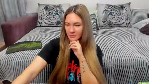 Kendra online show from 10-17-25, 01:20