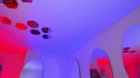  K E N D R A  online show from 03-18-26, 04:26