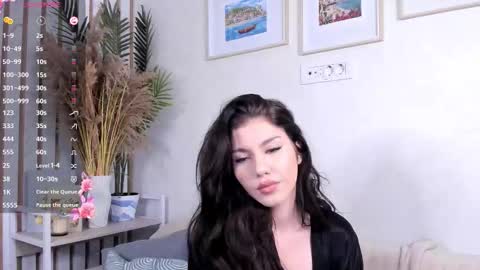 Kendra Kiss online show from 10-05-25, 08:40