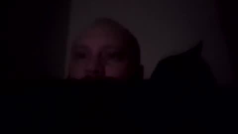 Snapshot of kendralamar77 chatting on 10-26-25, 03:34 T online show from 10-26-25, 03:34