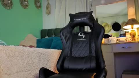 Chriss Morales online show from 11-08-25, 02:56