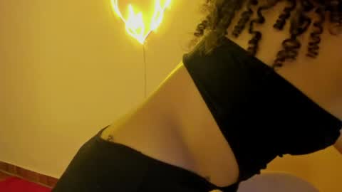 Snapshot of keniia_riizz chatting on 04-21-26, 06:23 Kenia online show from 04-21-26, 06:23