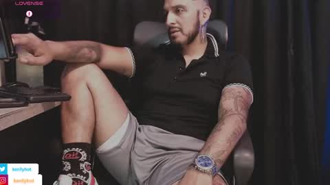 Snapshot of kenllyhot chatting on 03-22-26, 12:03 Kenlly online show from 03-22-26, 12:03