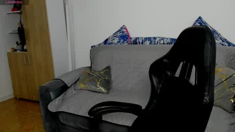 Snapshot of kent_rushell chatting on 11-06-25, 02:12 kent_rushell online show from 11-06-25, 02:12