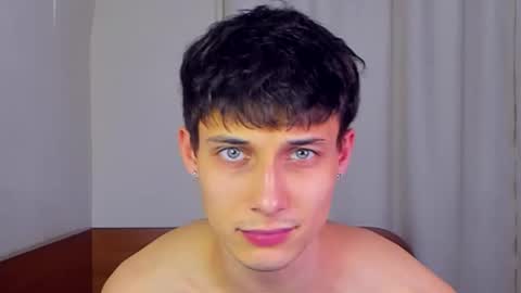 Snapshot of kenter_parker chatting on 09-27-25, 01:10 Peter online show from 09-27-25, 01:10