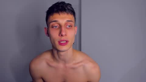 Snapshot of kenter_parker chatting on 10-28-25, 08:33 Peter online show from 10-28-25, 08:33