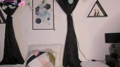 KENTHA  online show from 03-21-26, 10:09