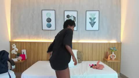Snapshot of kenya_stone_ chatting on 02-25-26, 03:43 kenya online show from 02-25-26, 03:43