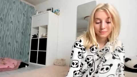 Kenzie online show from 10-06-25, 08:06