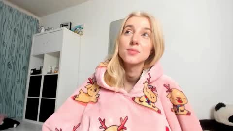 Kenzie online show from 11-23-25, 02:39