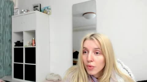 Kenzie online show from 05-10-26, 01:49