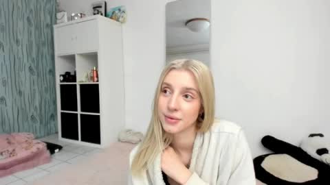 Kenzie online show from 05-15-26, 04:36