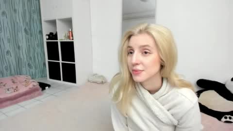 Kenzie online show from 05-17-26, 01:51