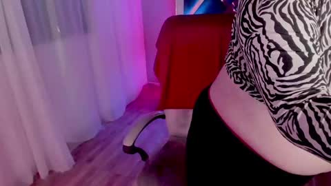 Kenzie online show from 03-04-25, 10:38