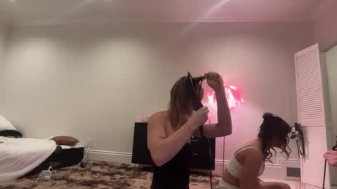 kenziesmithh online show from 10-09-25, 05:55