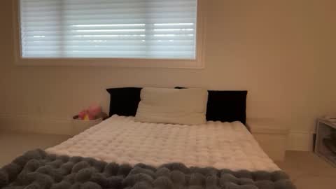 Snapshot of kenziesmithh chatting on 12-03-25, 08:18 kenziesmithh online show from 12-03-25, 08:18