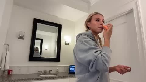 Snapshot of kenziesmithh chatting on 01-08-26, 07:05 kenziesmithh online show from 01-08-26, 07:05