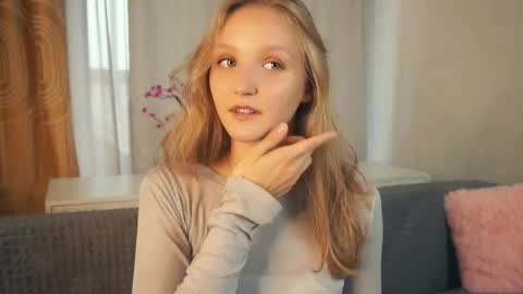 Maia online show from 09-21-25, 07:32