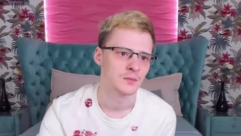 Snapshot of kerry_slay chatting on 02-23-25, 06:45 Kerry online show from 02-23-25, 06:45