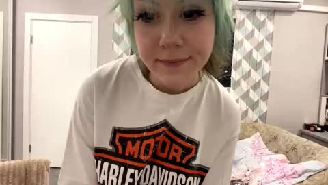 Snapshot of keshakittles chatting on 01-14-26, 07:30 Eva online show from 01-14-26, 07:30