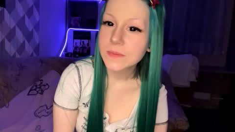 Snapshot of keshakittles chatting on 01-18-26, 06:01 Eva online show from 01-18-26, 06:01