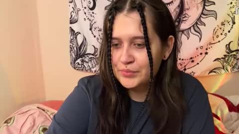 Snapshot of keshamoon chatting on 12-21-24, 03:53 Kesha online show from 12-21-24, 03:53